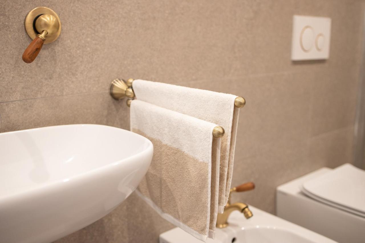 Vincent Suite Luxury B&B Palo del Colle Luaran gambar