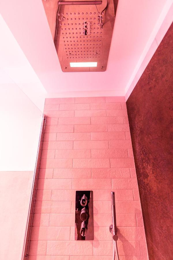 Vincent Suite Luxury B&B Palo del Colle Luaran gambar